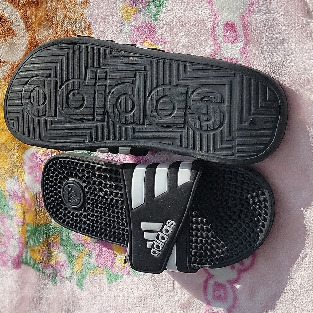 ADIDAS - Picture 2 of 3